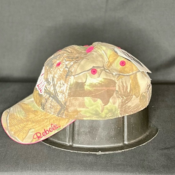 🤩Womens NWT Ole Miss Mississippi Rebels Football Camo & Pink Adjustable Hat Cap - Picture 2 of 8